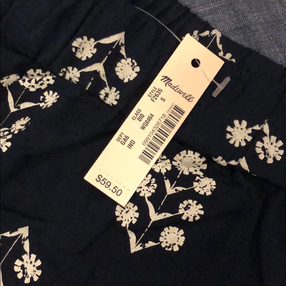 Madewell navy and white shorts - Picture 2 of 2